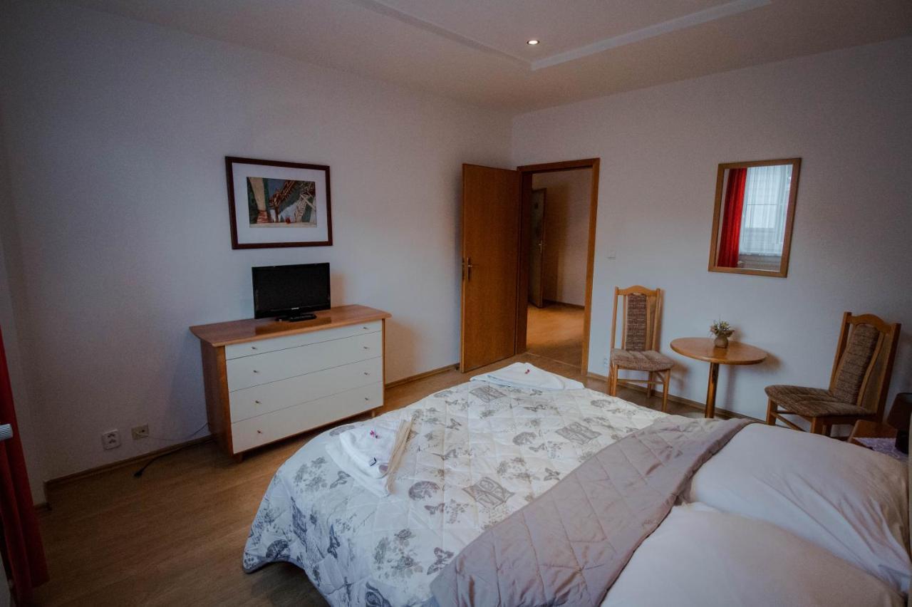 Hotel Kerling Banská Štiavnica Kültér fotó