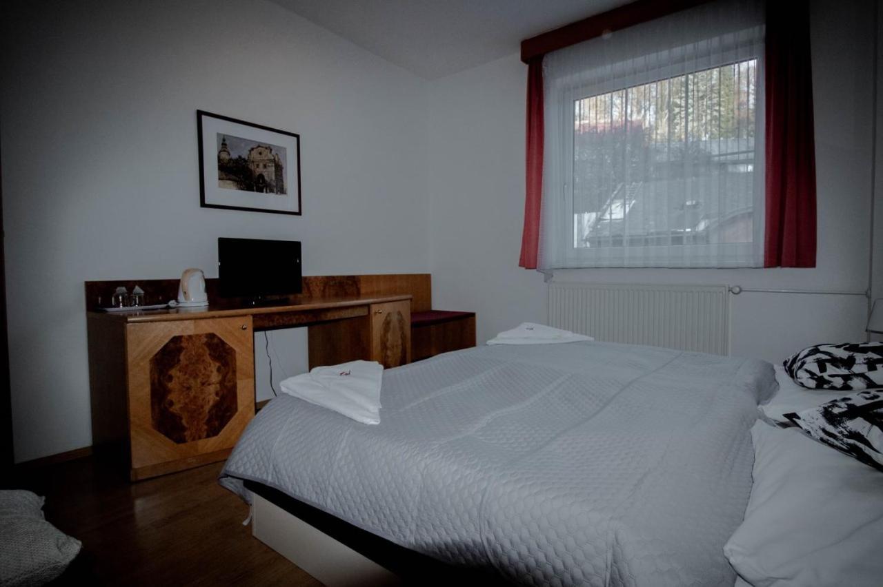 Hotel Kerling Banská Štiavnica Kültér fotó