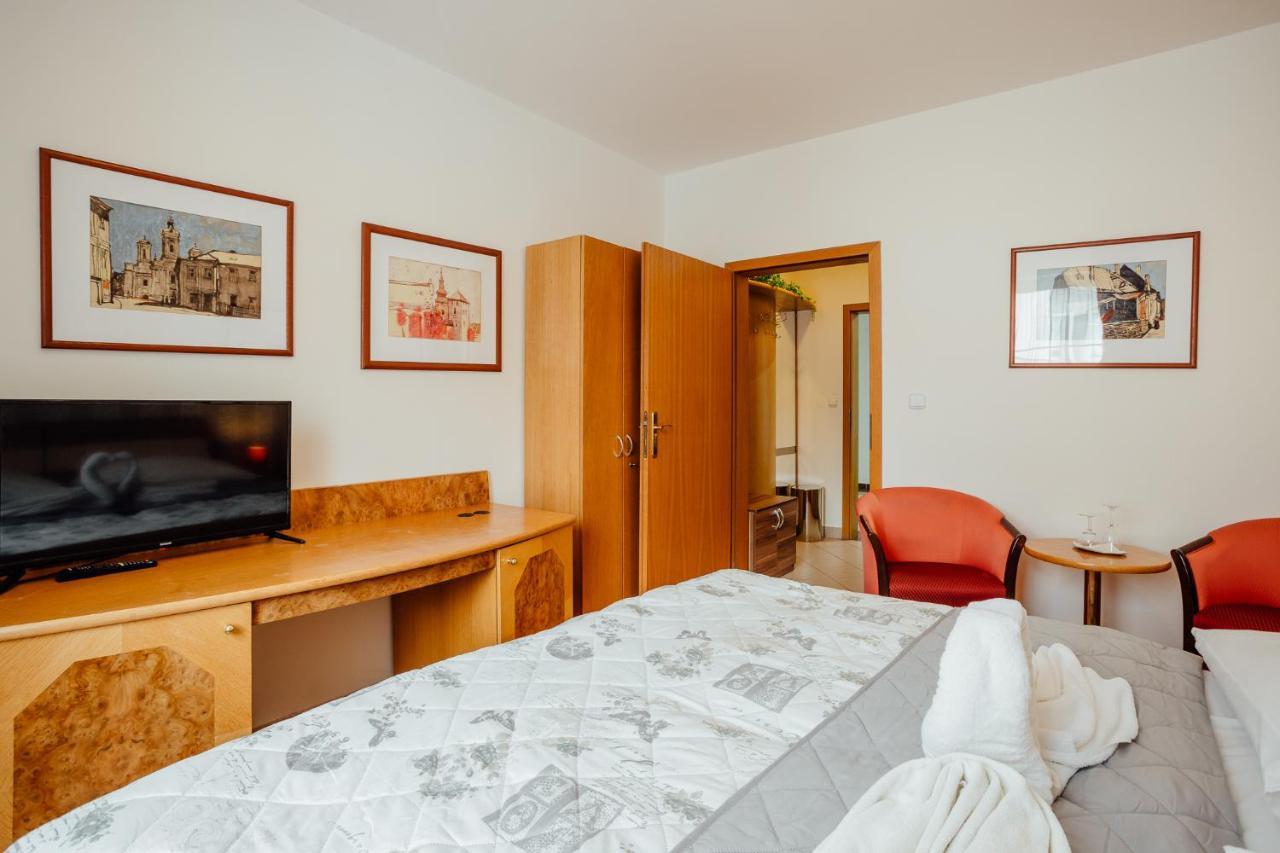 Hotel Kerling Banská Štiavnica Kültér fotó